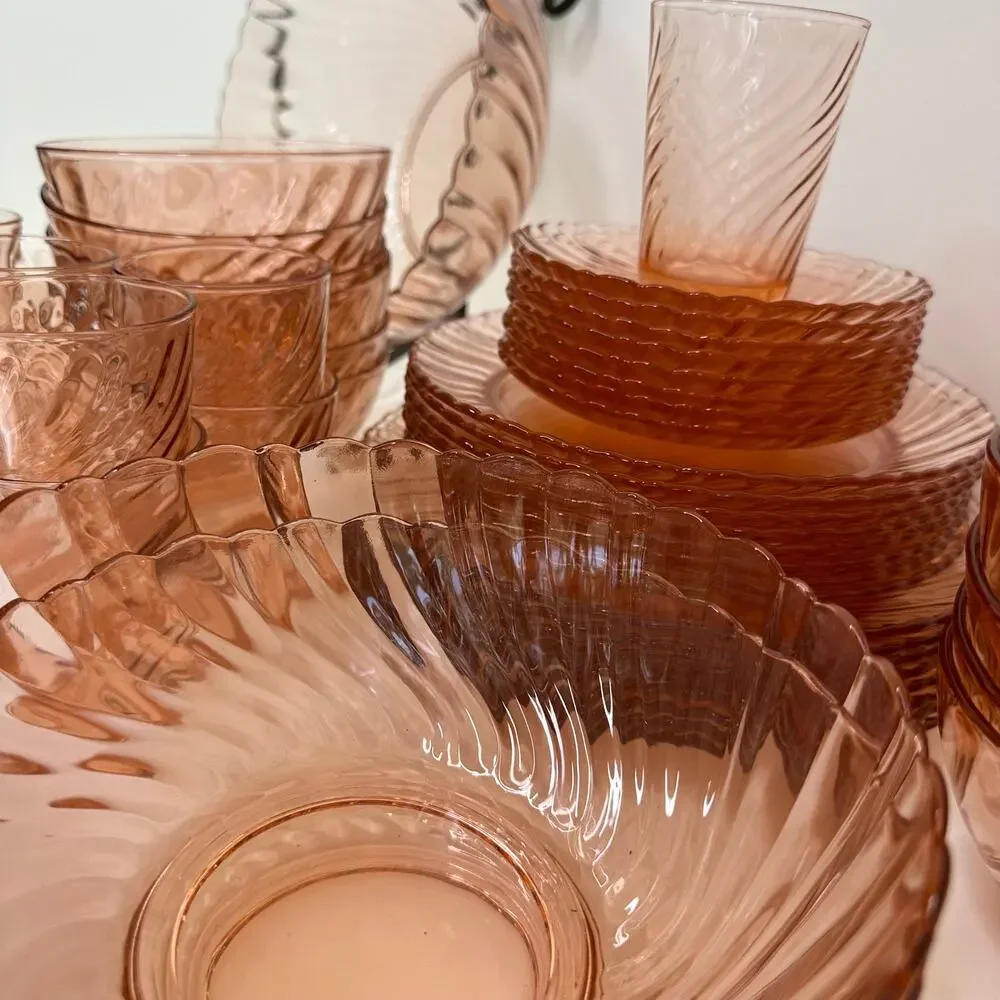 Set/2 Vtg Arcoroc Pink Swirl Luncheon Plates 8 7/8